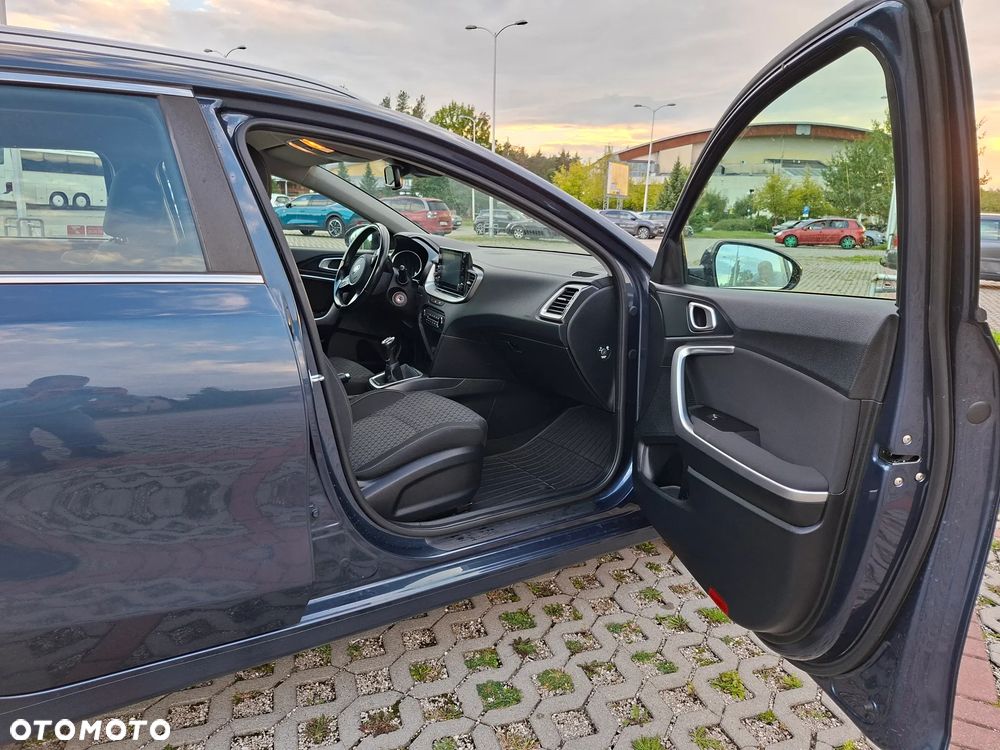 Kia Ceed 1.6 CRDi SCR M - 26