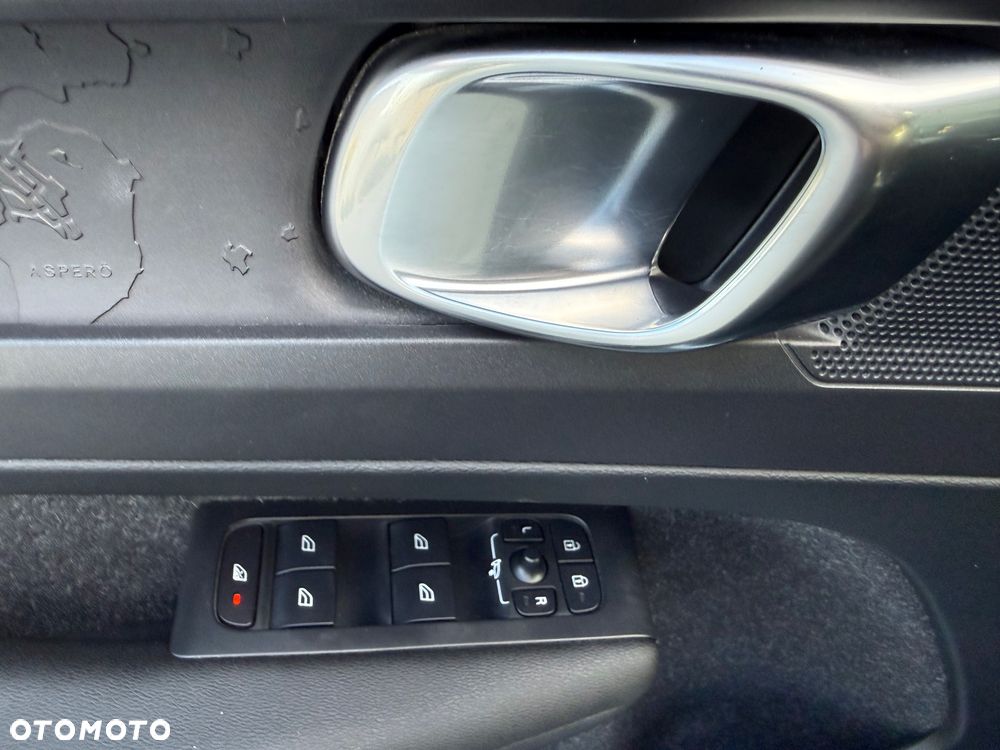 Volvo XC 40 T3 Momentum - 11