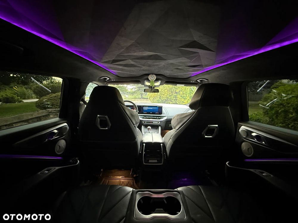 BMW XM - 7