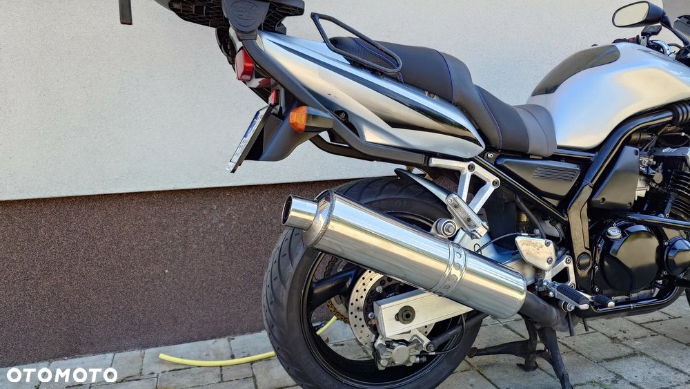 Yamaha FZS - 9
