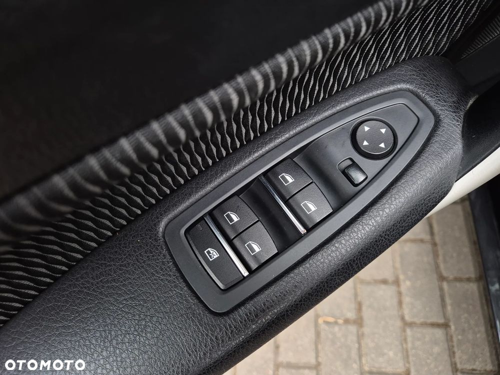 BMW Seria 1 116i - 17