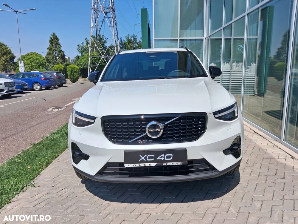 Volvo XC 40 B4 AT FWD MHEV Ultra Dark - 3