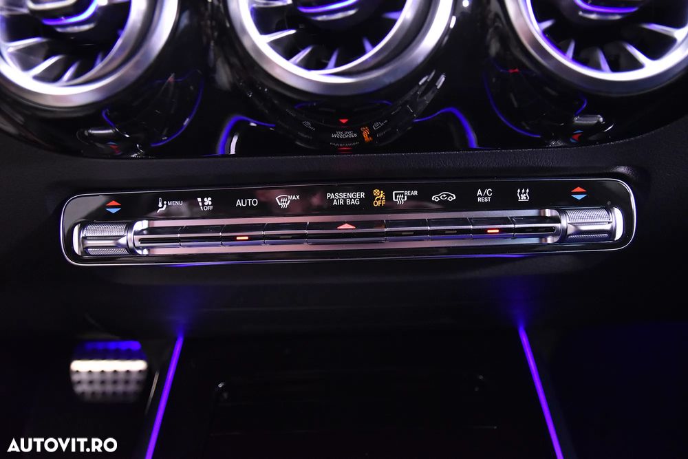 Mercedes-Benz GLA - 18