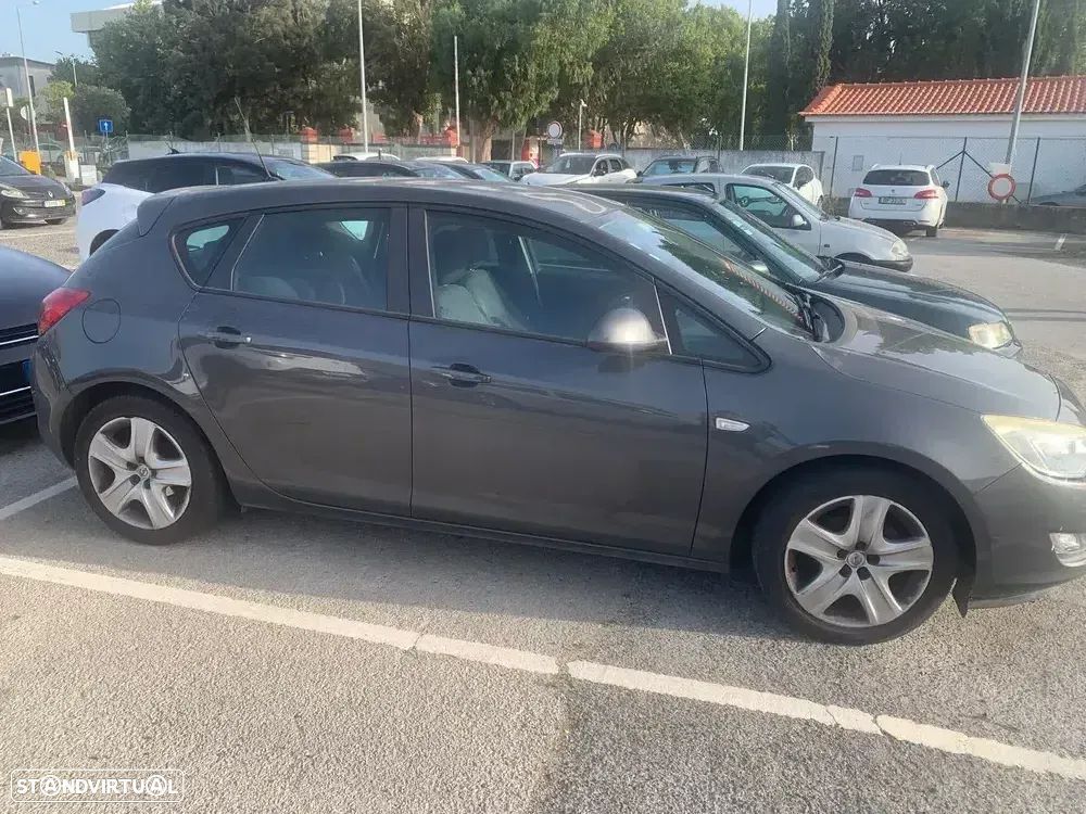 Opel Astra 1.3 CDTI Cosmo Start/Stop - 2