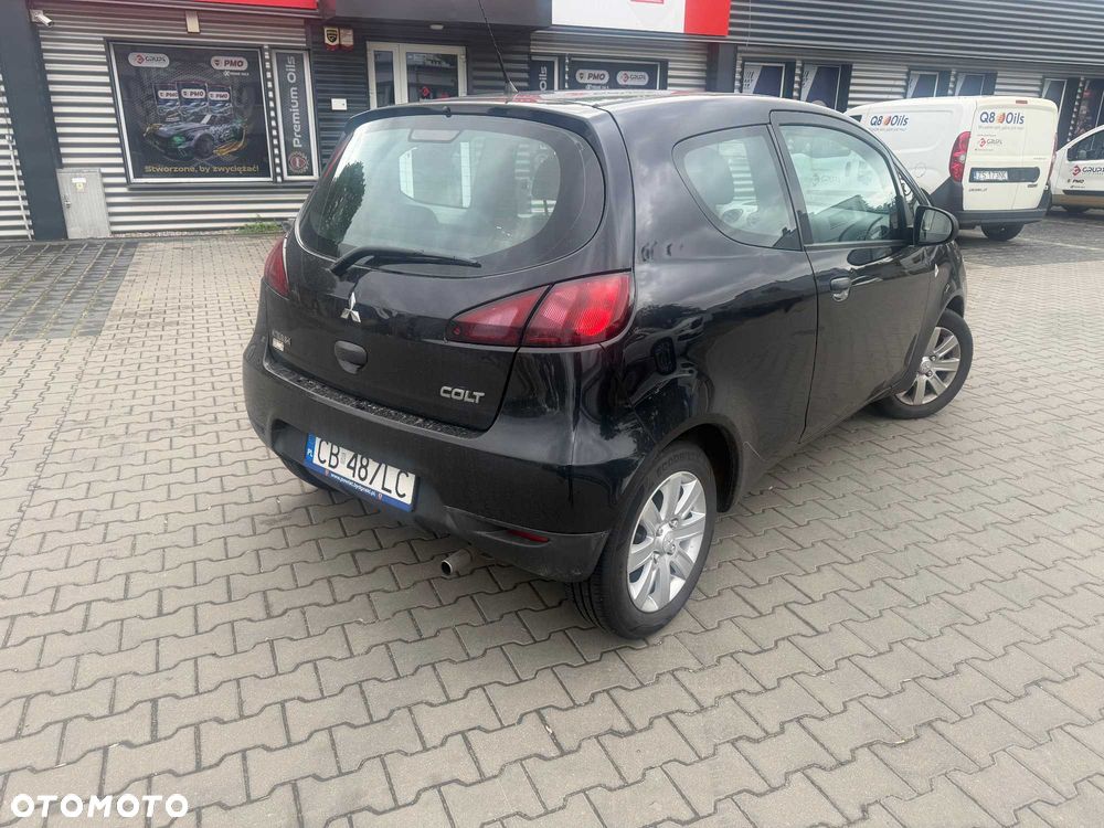 Mitsubishi Colt - 4