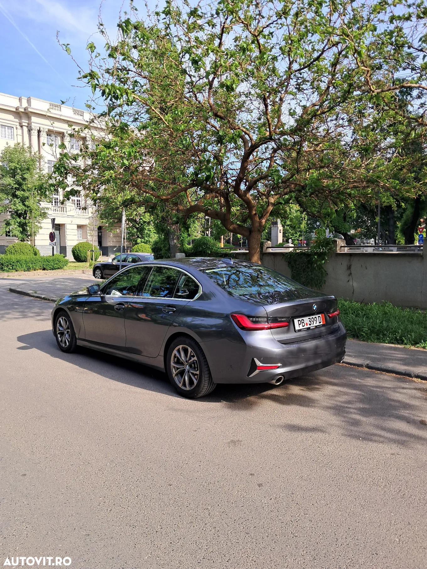 BMW Seria 3 330i Aut. Luxury Line - 7