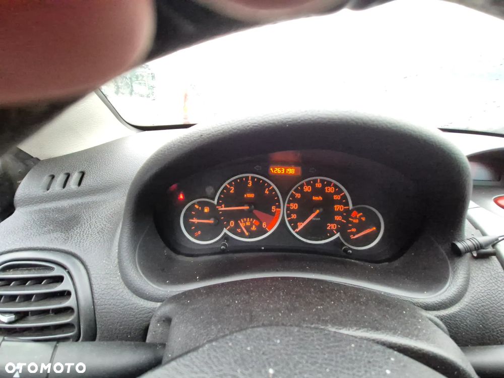 Peugeot 206 CC HDi FAP 110 Filou - 20