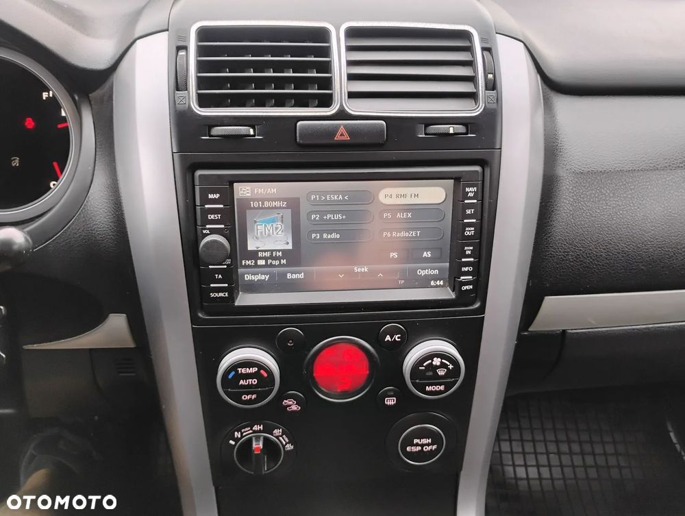 Suzuki Grand Vitara 1.9 DDiS Comfort + DPF Family - 16