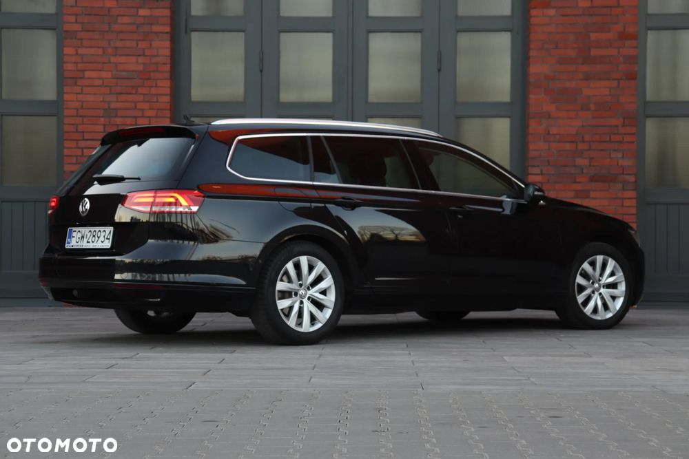 Volkswagen Passat 2.0 TDI SCR DSG Comfortline - 12