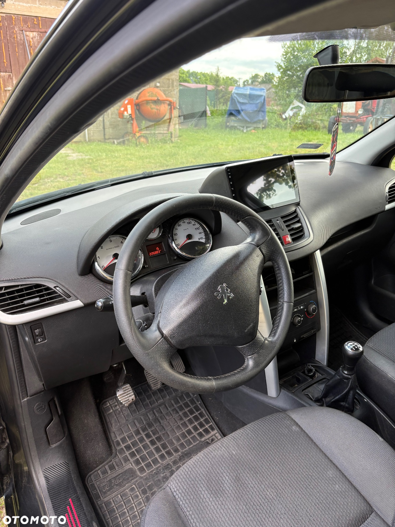 Peugeot 207 - 11