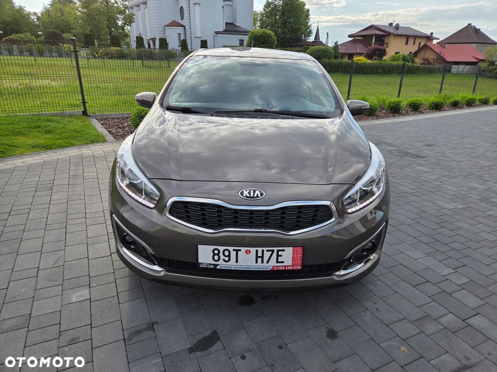 Kia Ceed 1.6 GDI ISG Platinum Edition - 2