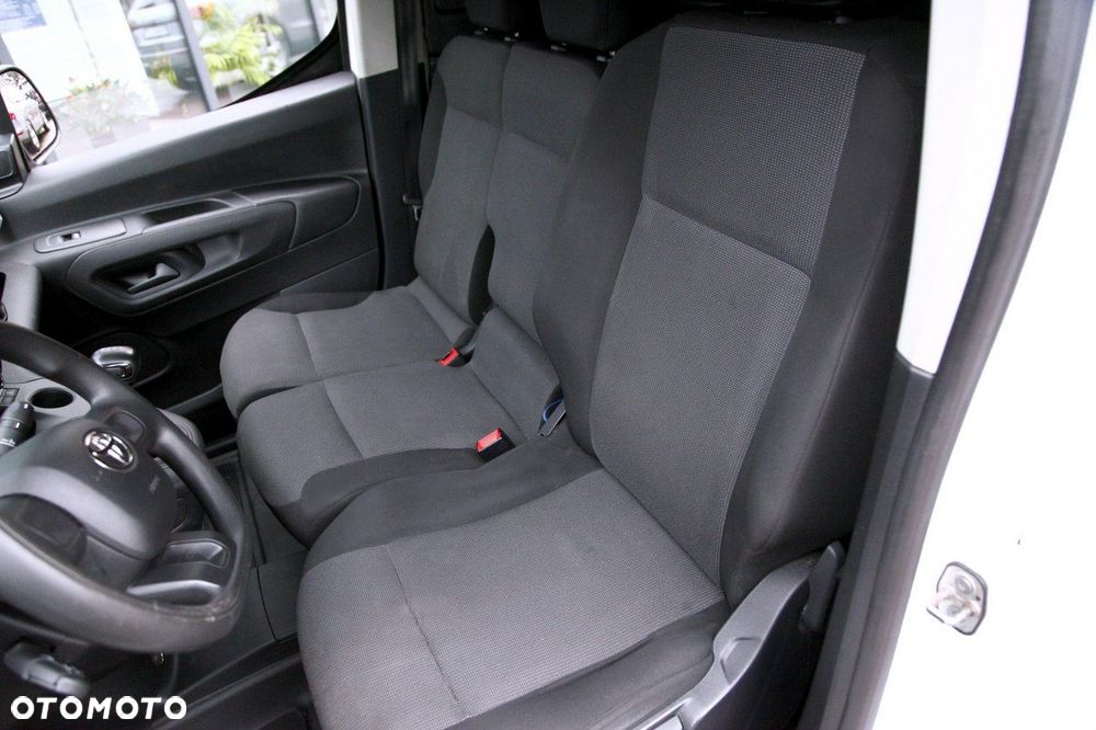 Toyota Proace City - 16