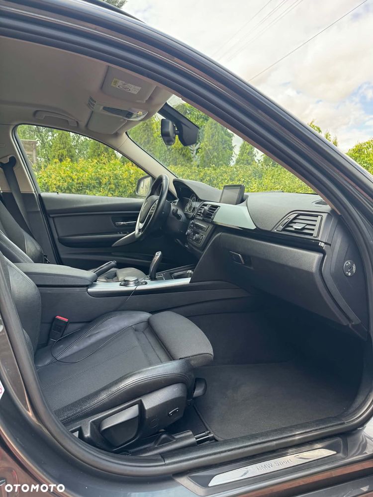 BMW Seria 3 318d Blue Performance Sport Line - 10