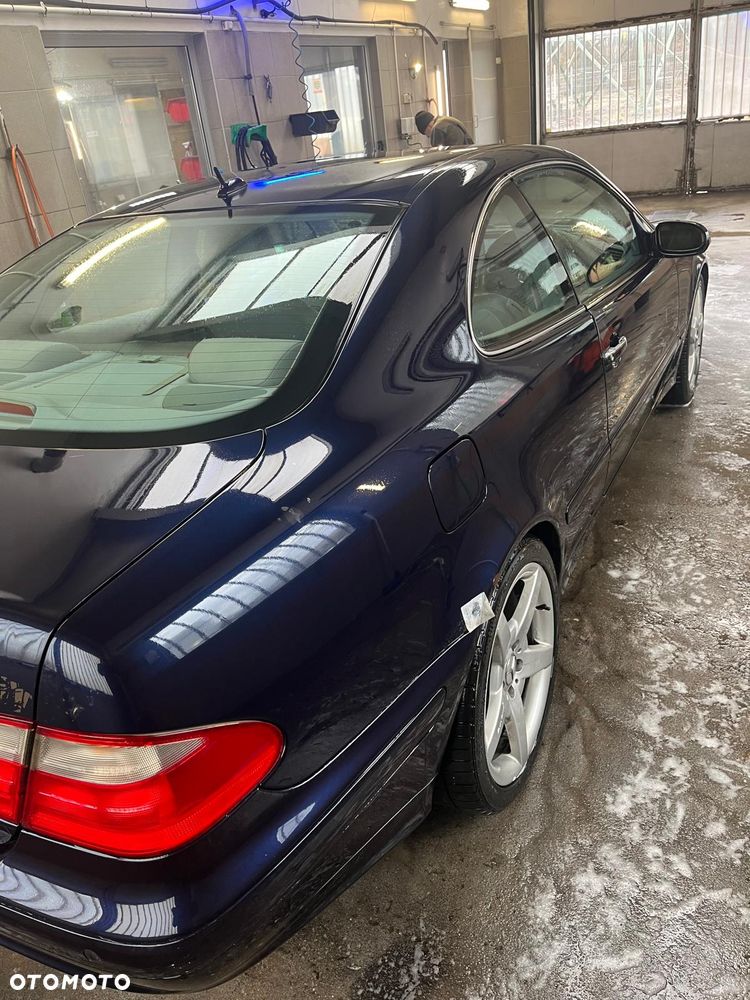 Mercedes-Benz CLK - 4