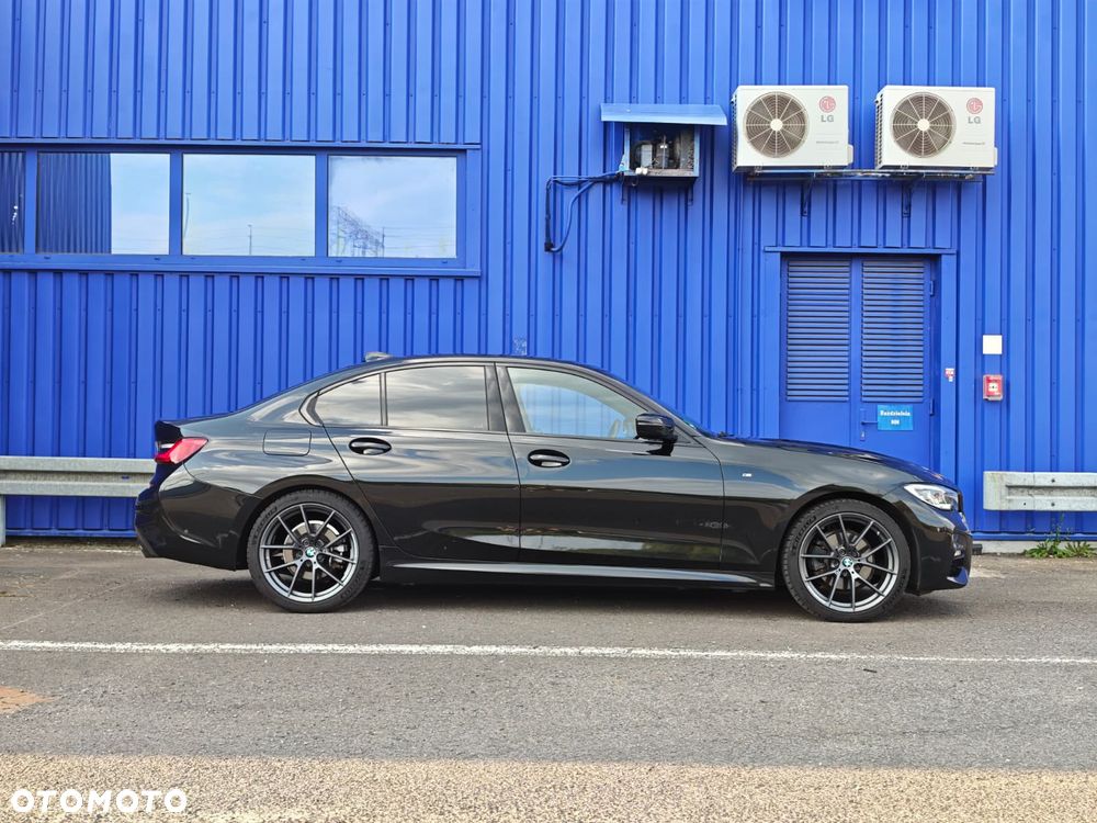 BMW Seria 3 320d M Sport - 4