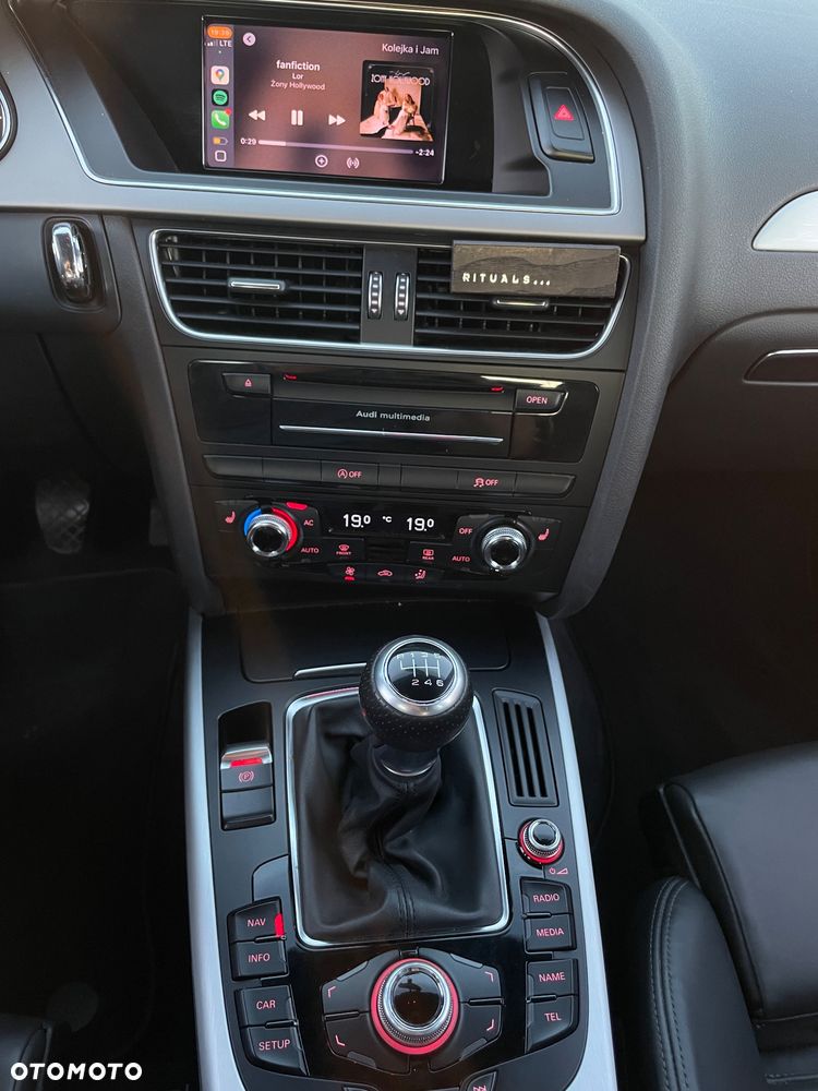 Audi A4 Avant 2.0 TDI Quattro Line - 13