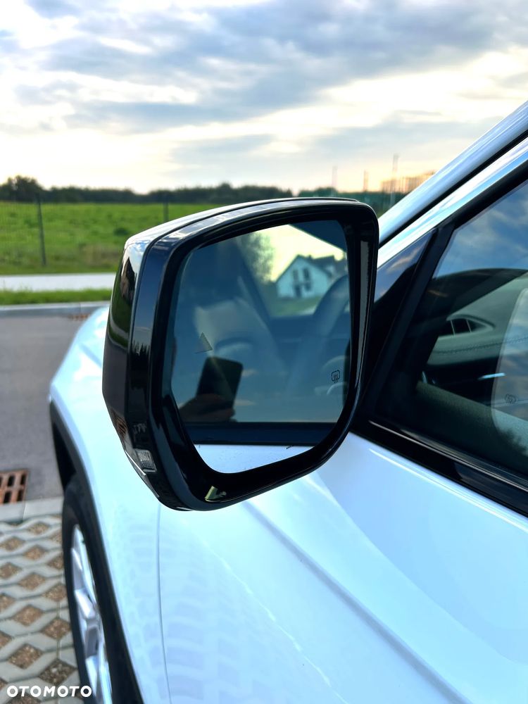 Jeep Grand Cherokee - 21