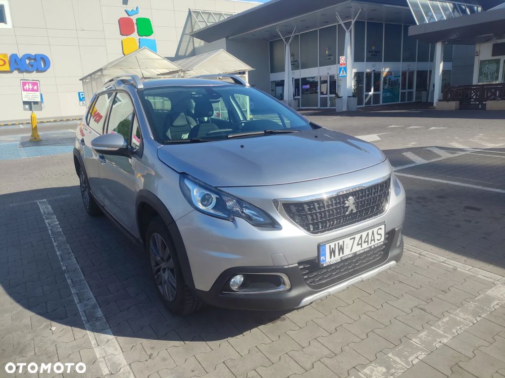 Peugeot 2008 1.5 BlueHDi Allure S&S - 2