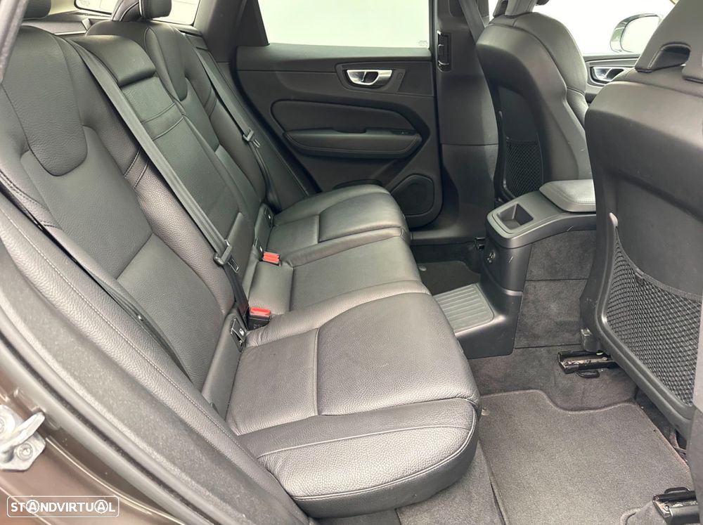 Volvo XC 60 T6 AWD Recharge Geartronic Inscription Expression - 21