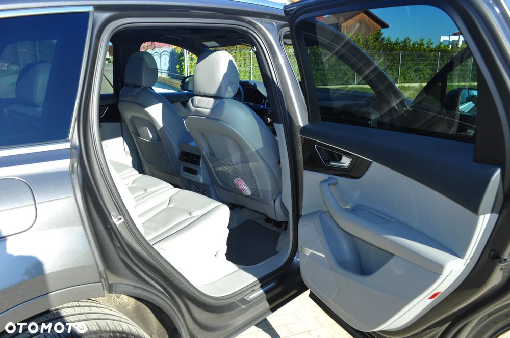 Audi Q7 - 11