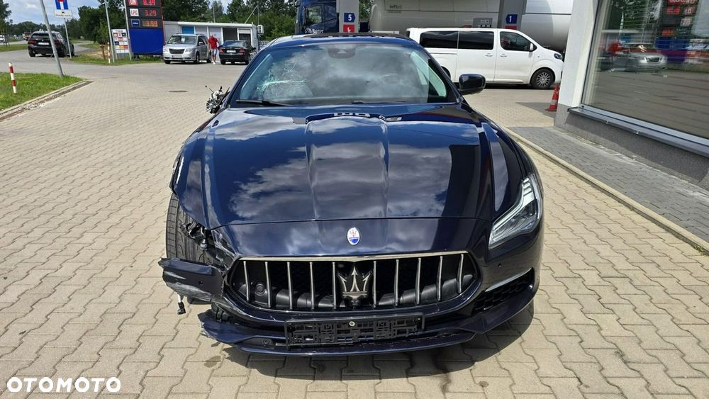 Maserati Quattroporte - 13