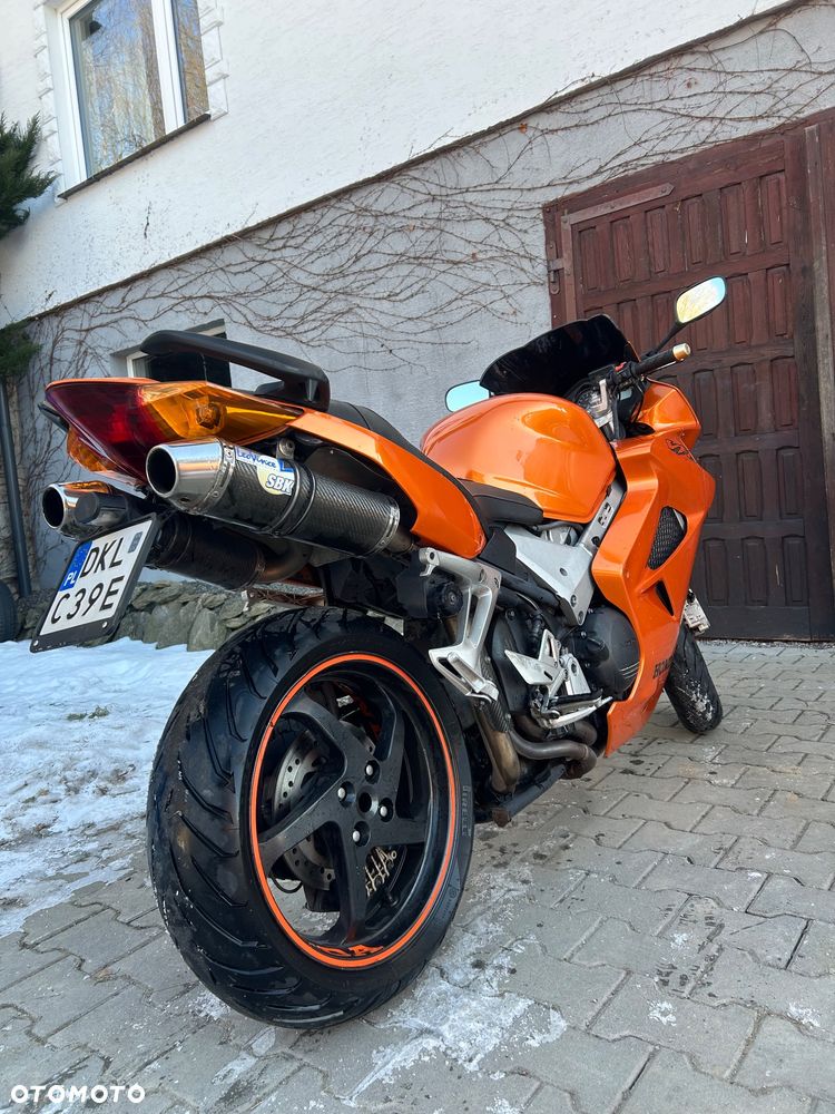 Honda VFR - 3