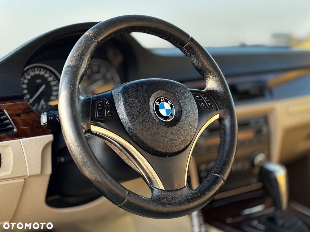 BMW Seria 3 325i - 20