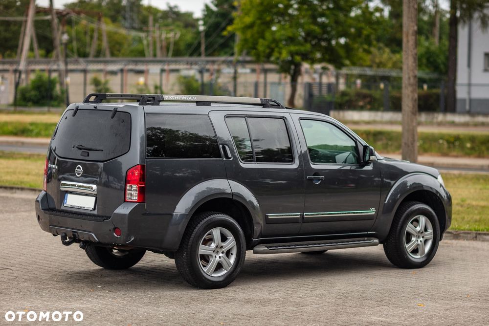 Nissan Pathfinder - 16