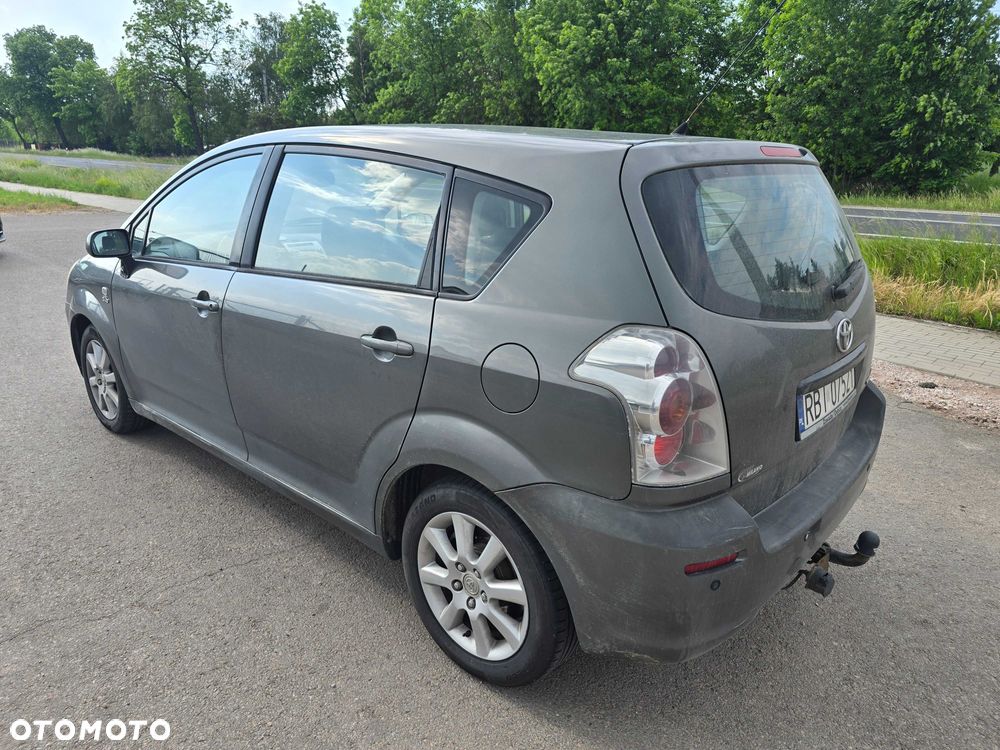 Toyota Corolla Verso - 2