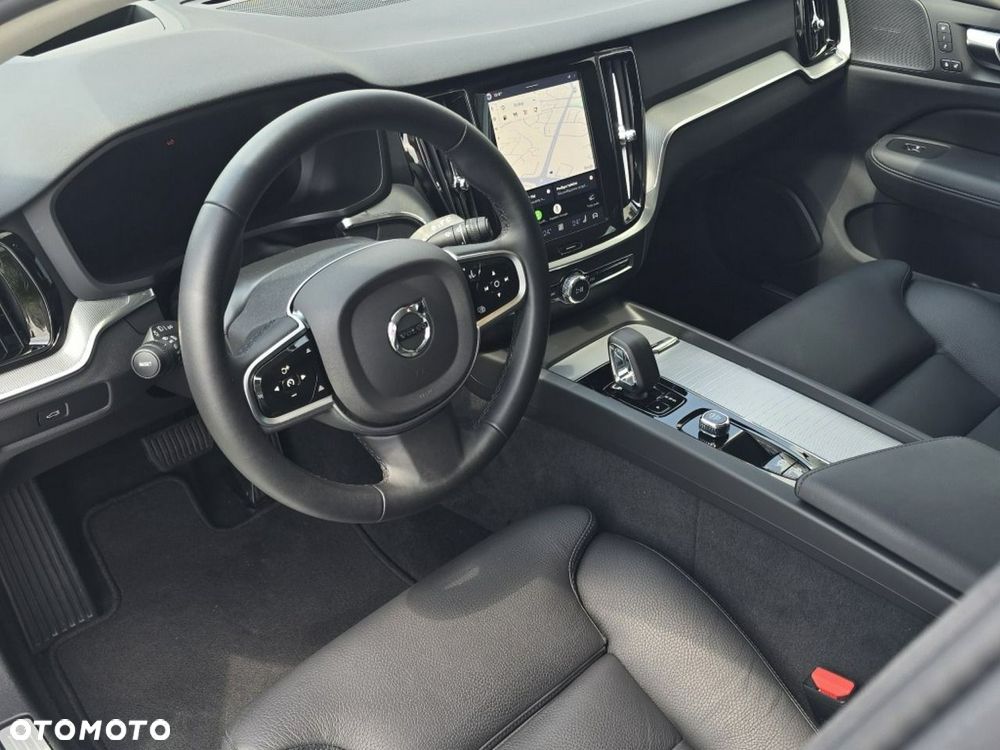Volvo V60 B4 B DKG Plus Dark - 6