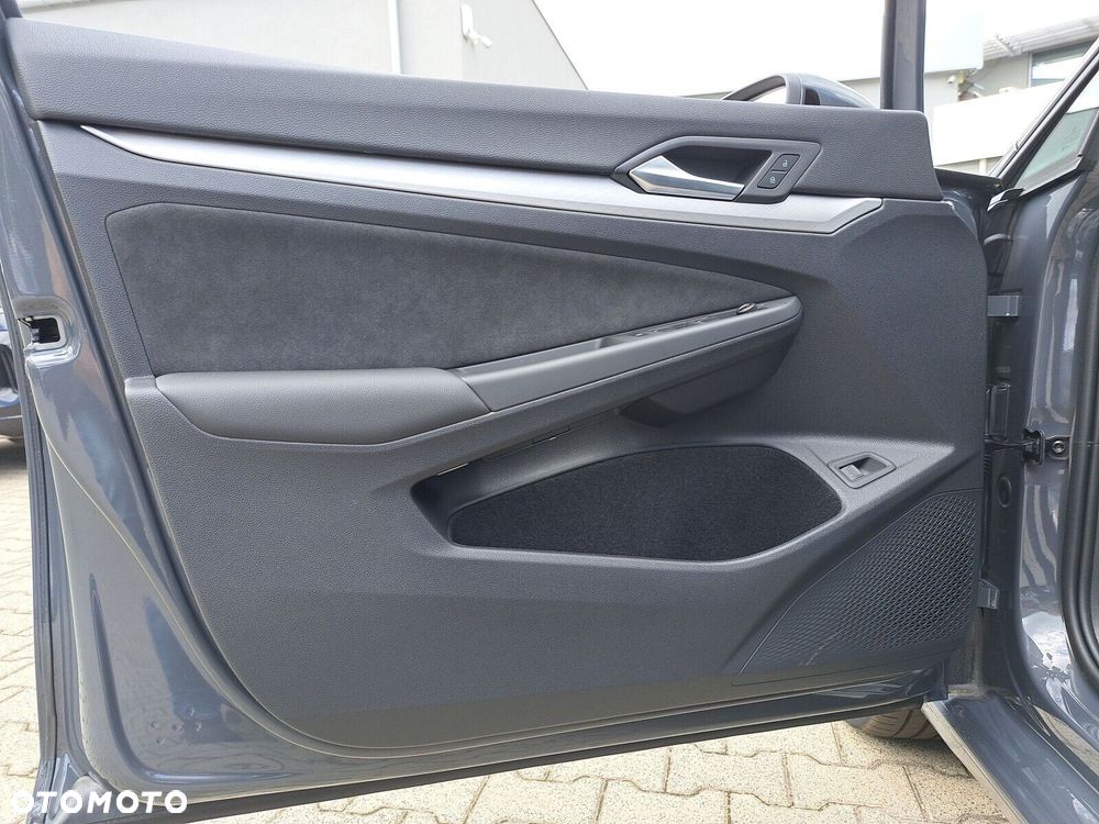 Volkswagen Golf Variant - 11