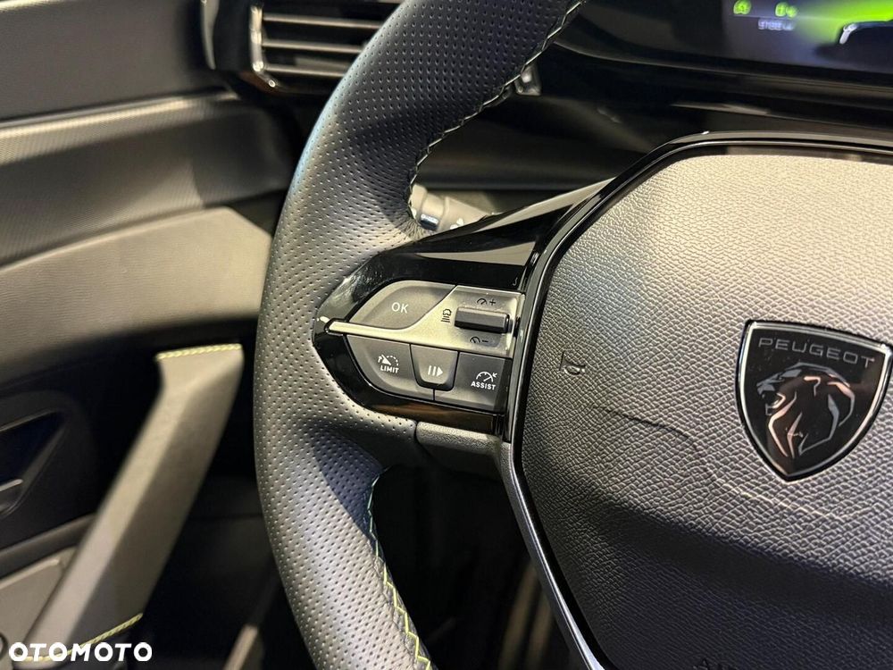 Peugeot 408 - 27