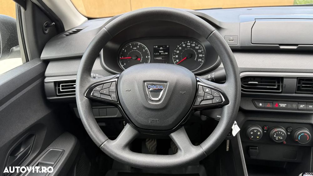 Dacia Logan TCe 90 MT5 Essential - 14