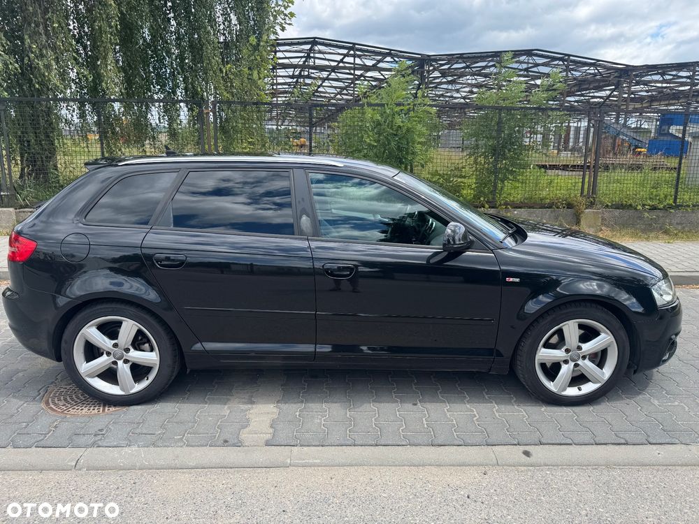 Audi A3 Sportback 2.0 TDI DPF Quattro Ambition - 4