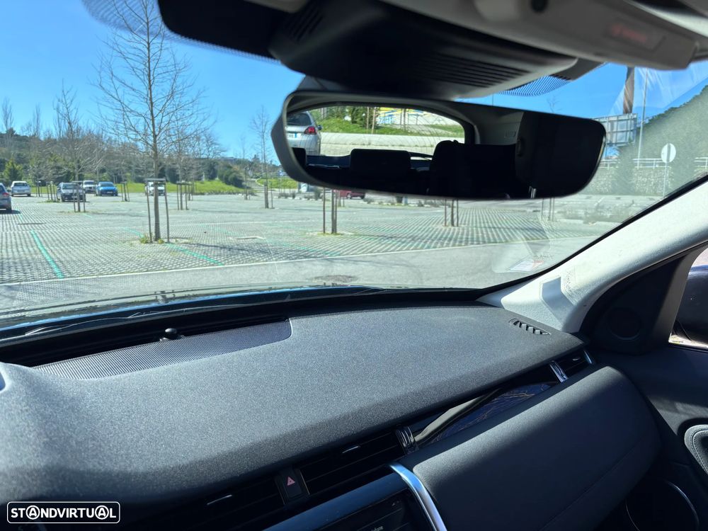 Land Rover Discovery Sport P300e SE - 31