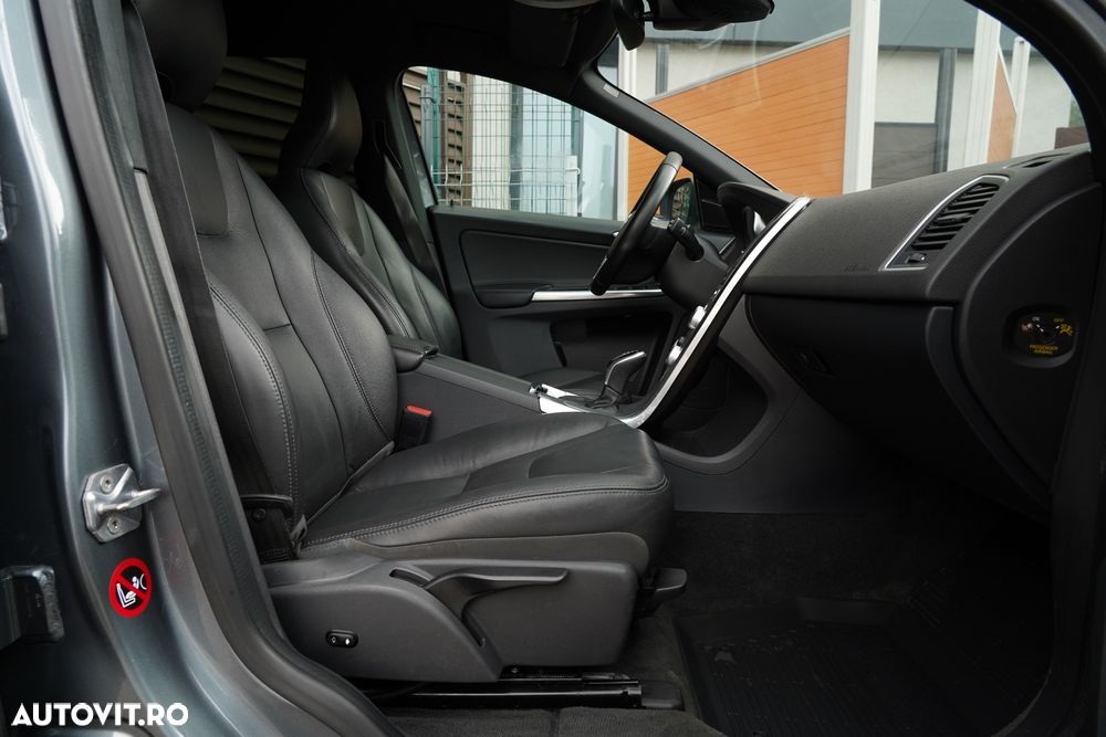 Volvo XC 60 D4 AWD Geartronic Summum - 17
