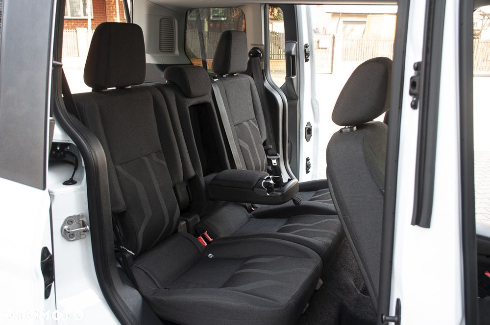 Ford Transit Connect - 22