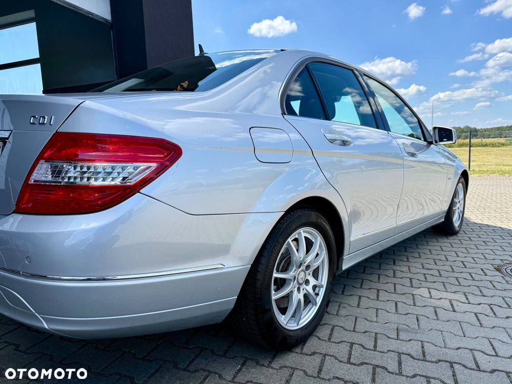 Mercedes-Benz Klasa C 250 CDI DPF Automatik BlueEFFICIENCY Avantgarde - 27