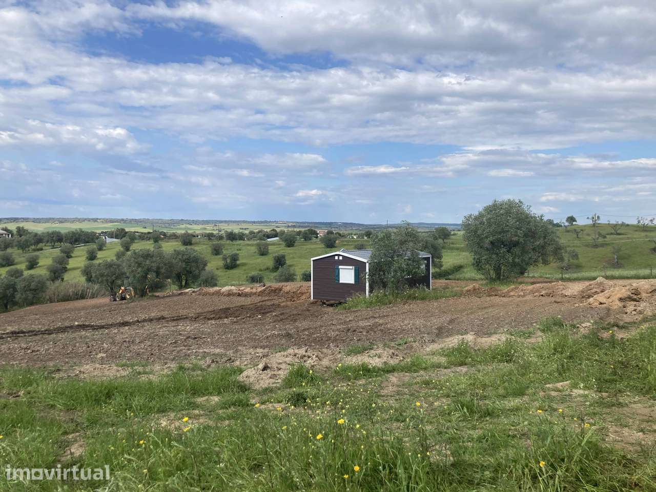 Terreno em Lavre 44750m² - Grande imagem: 2/14