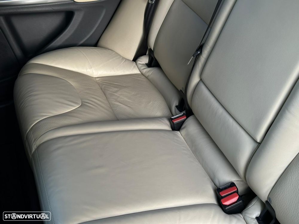 Volvo V60 2.4 D6 Summum AWD Phev - 38