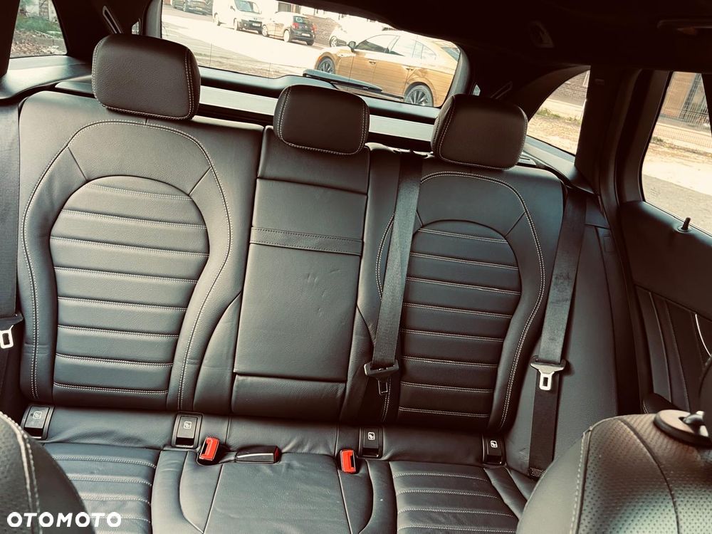 Mercedes-Benz Klasa C 220 d 4MATIC 9G-TRONIC - 17