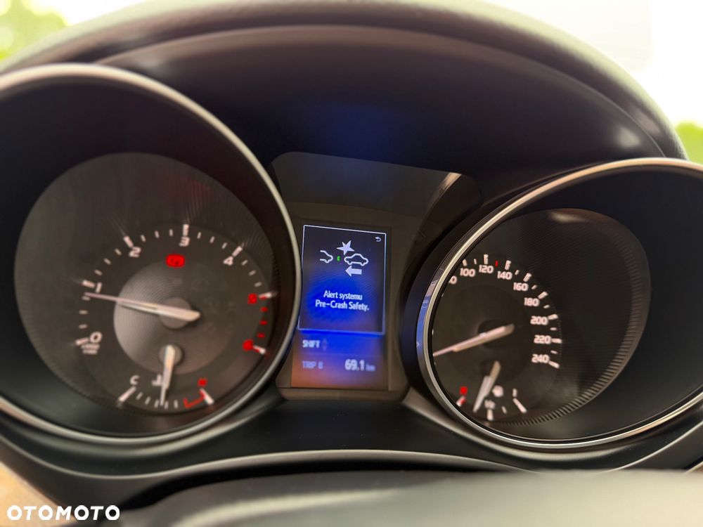 Toyota Avensis 2.0 D-4D Premium - 39
