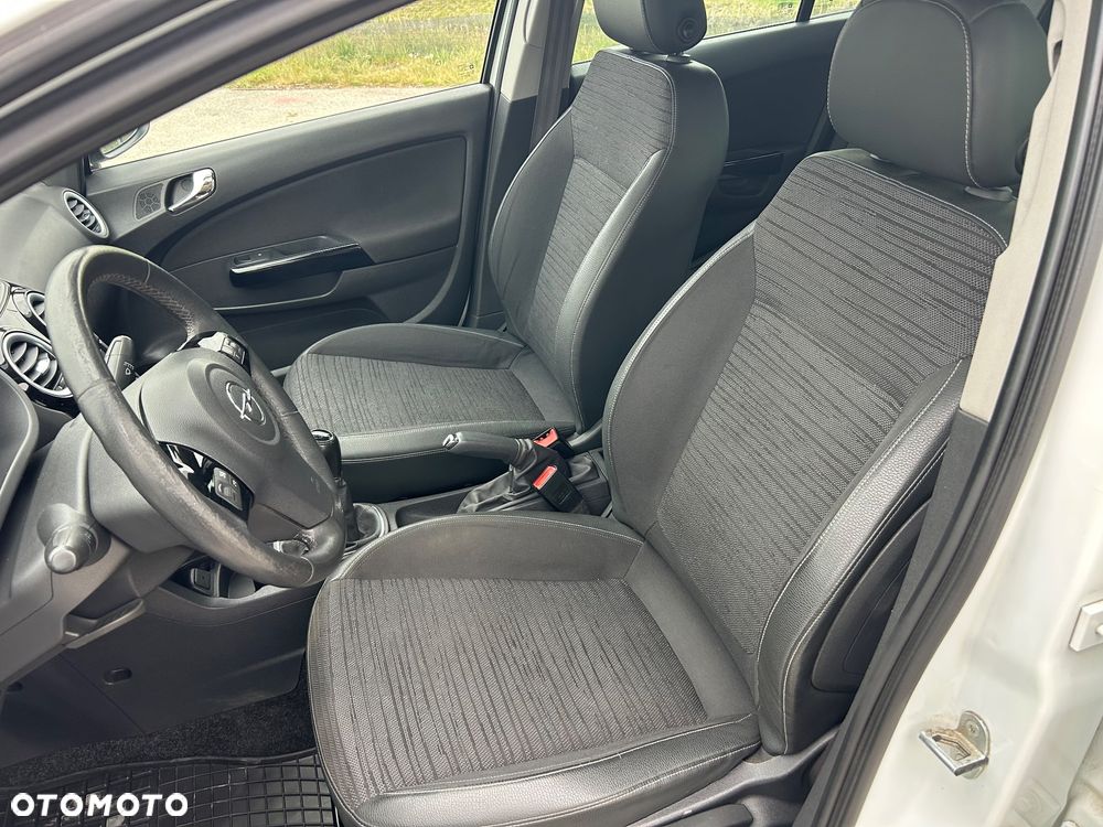 Opel Corsa 1.2 16V Essentia - 12