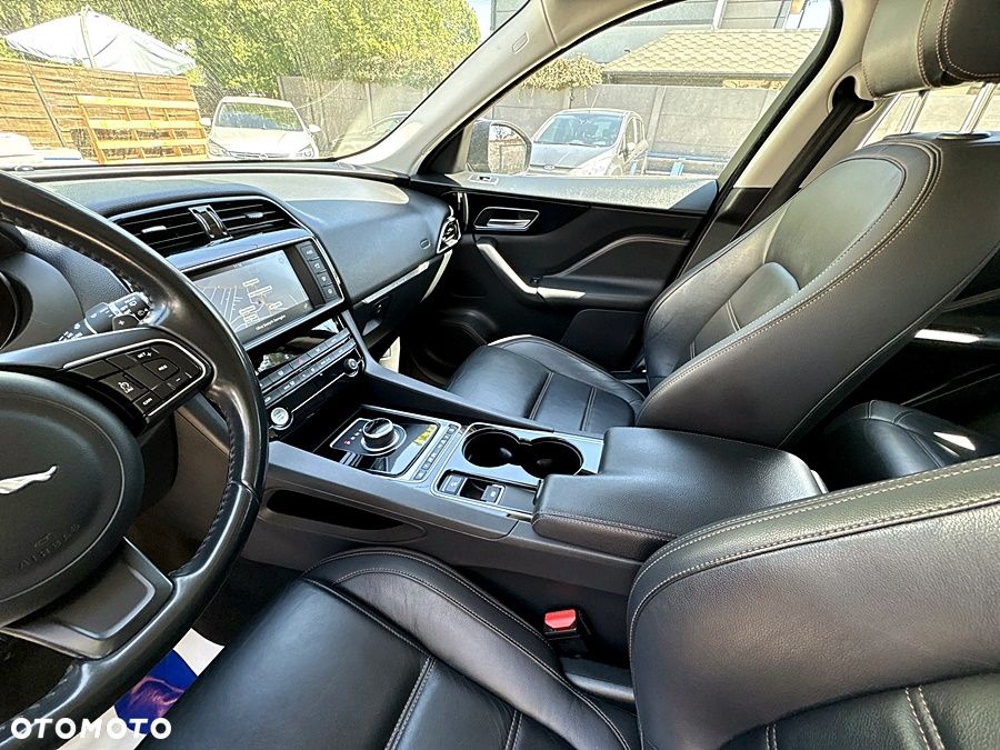 Jaguar F-Pace 20d AWD Prestige - 18