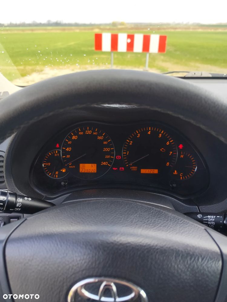 Toyota Avensis 1.8 VVT-i Luna - 15