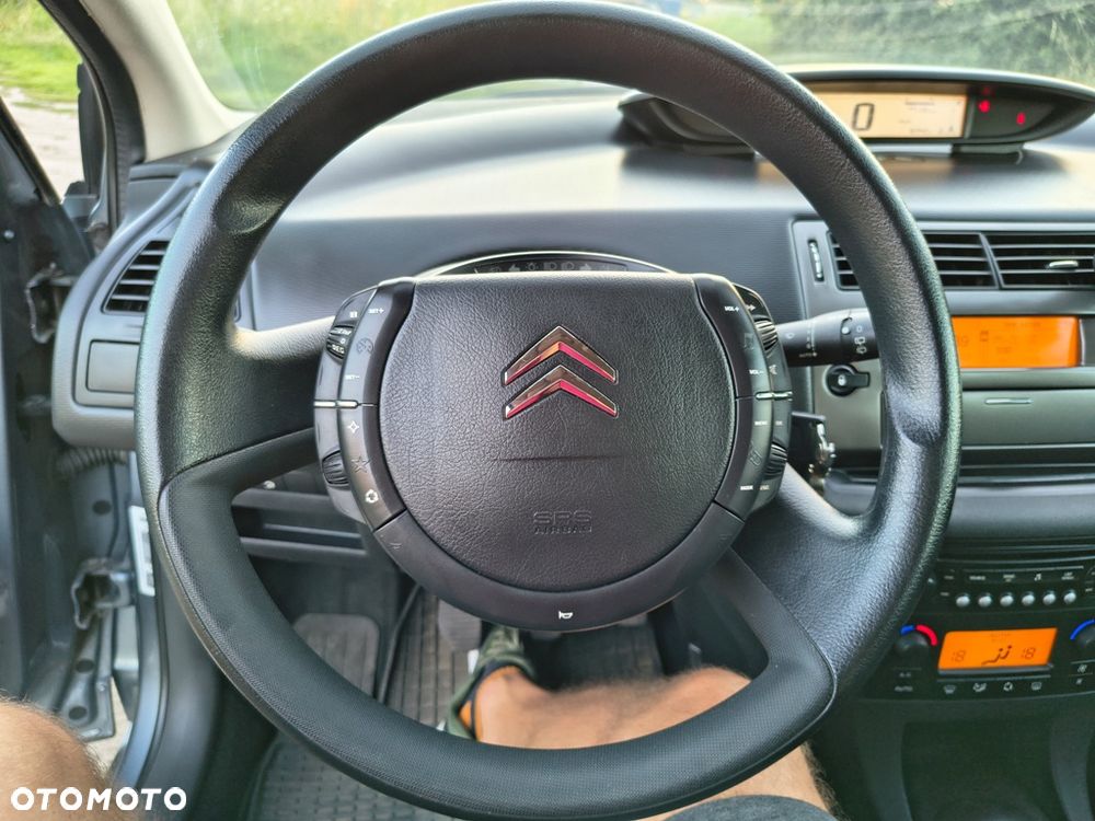 Citroën C4 1.4 16V SX - 9