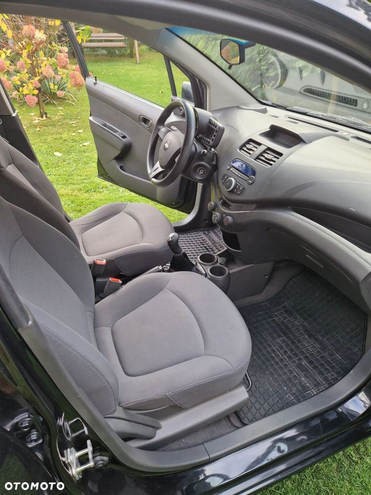 Chevrolet Spark 1.0 + - 10