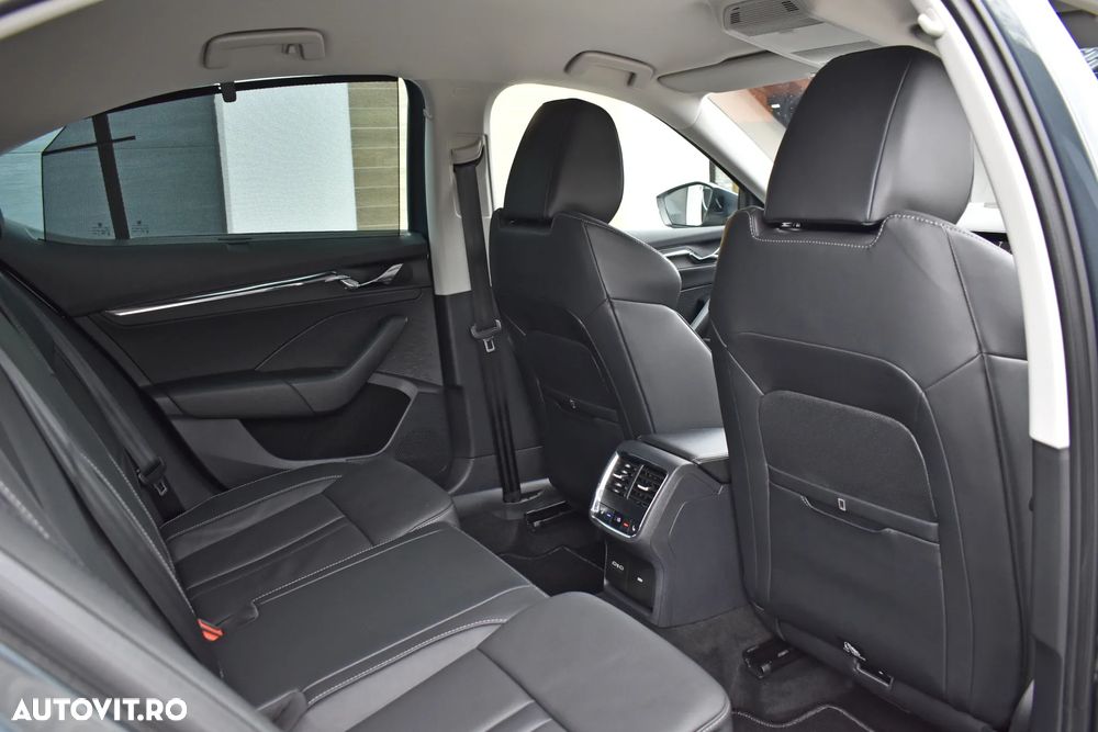 Skoda Octavia 2.0 TDI DSG First Edition - 13