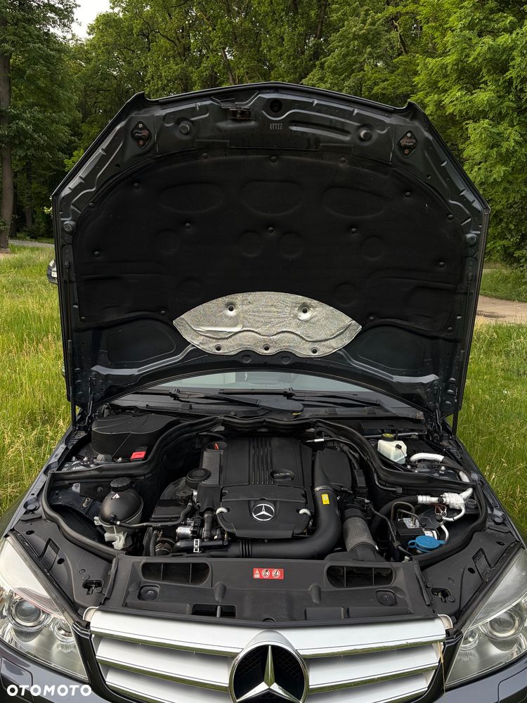 Mercedes-Benz Klasa C 180 CGI Automatik BlueEFFICIENCY Avantgarde - 10