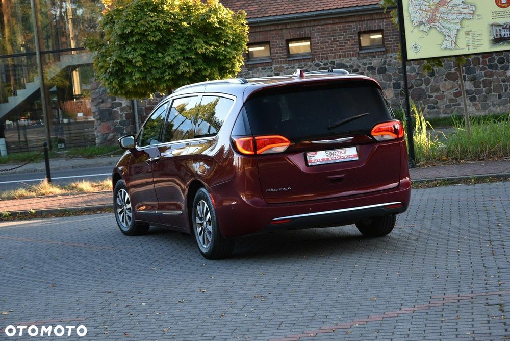 Chrysler Pacifica - 5
